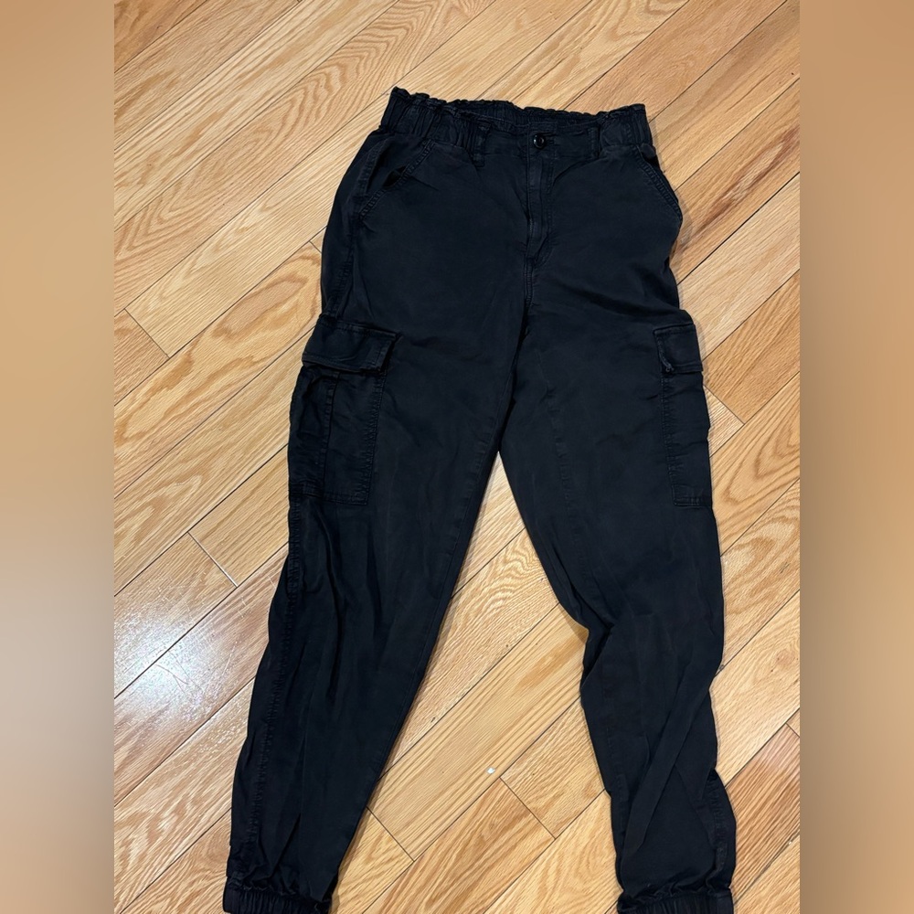 American Eagle Black Cargo Joggers Size 2